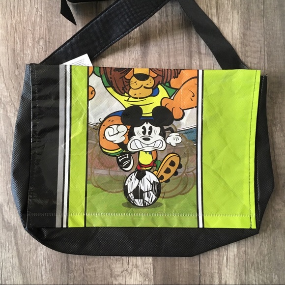 **LAST CHANCE!! FREE! Gift w/ Purchase! Mickey Mouse bundle - Picture 5 of 9